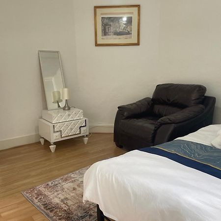 5 Bed 5Mins From Wembley Stadium Londra Esterno foto