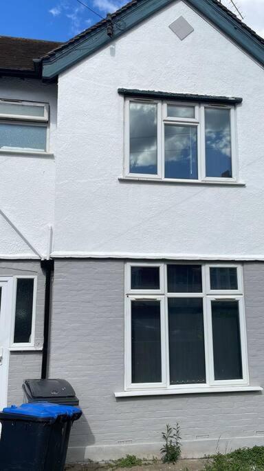 5 Bed 5Mins From Wembley Stadium Londra Esterno foto